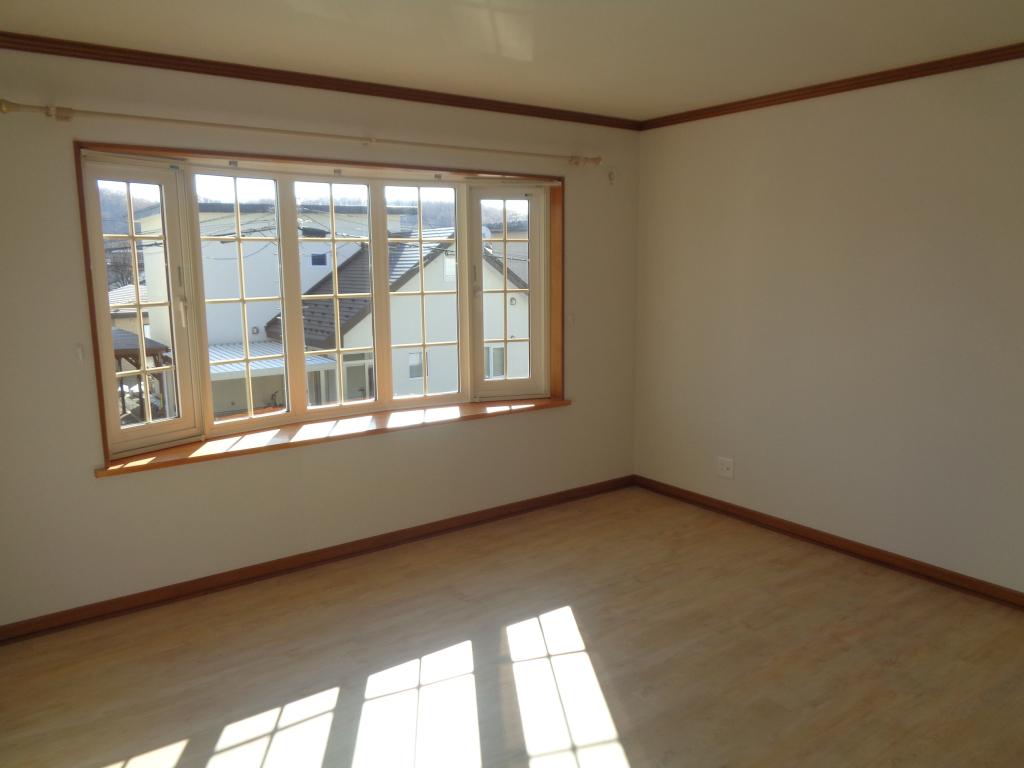 ♪価格改定♪ 札内青葉町　南道路付のリフォーム済住宅 内観