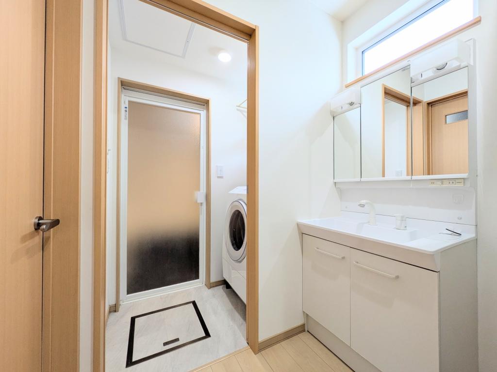 西１３条南１７丁目　中古戸建 内観