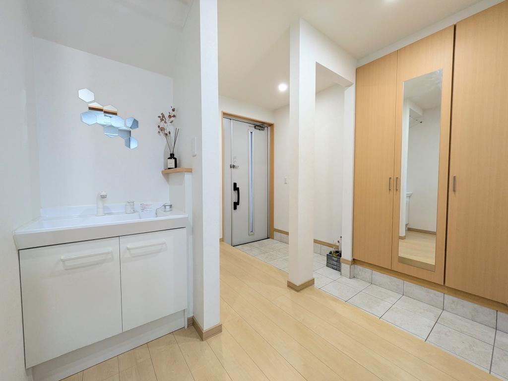 西１３条南１７丁目　中古戸建 内観