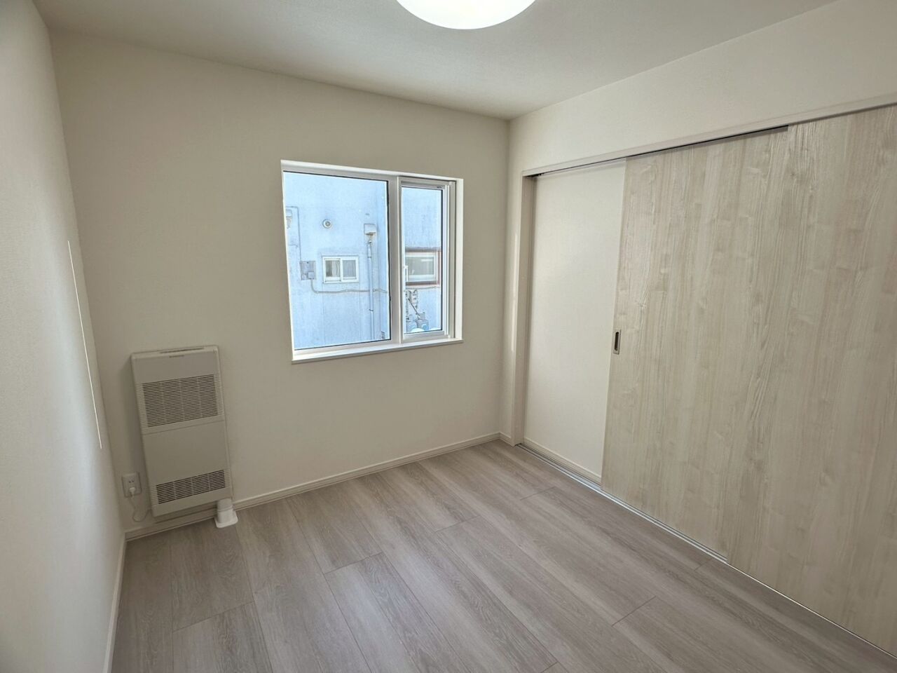 【写真追加】西２条南３７丁目　西棟　新築戸建 内観