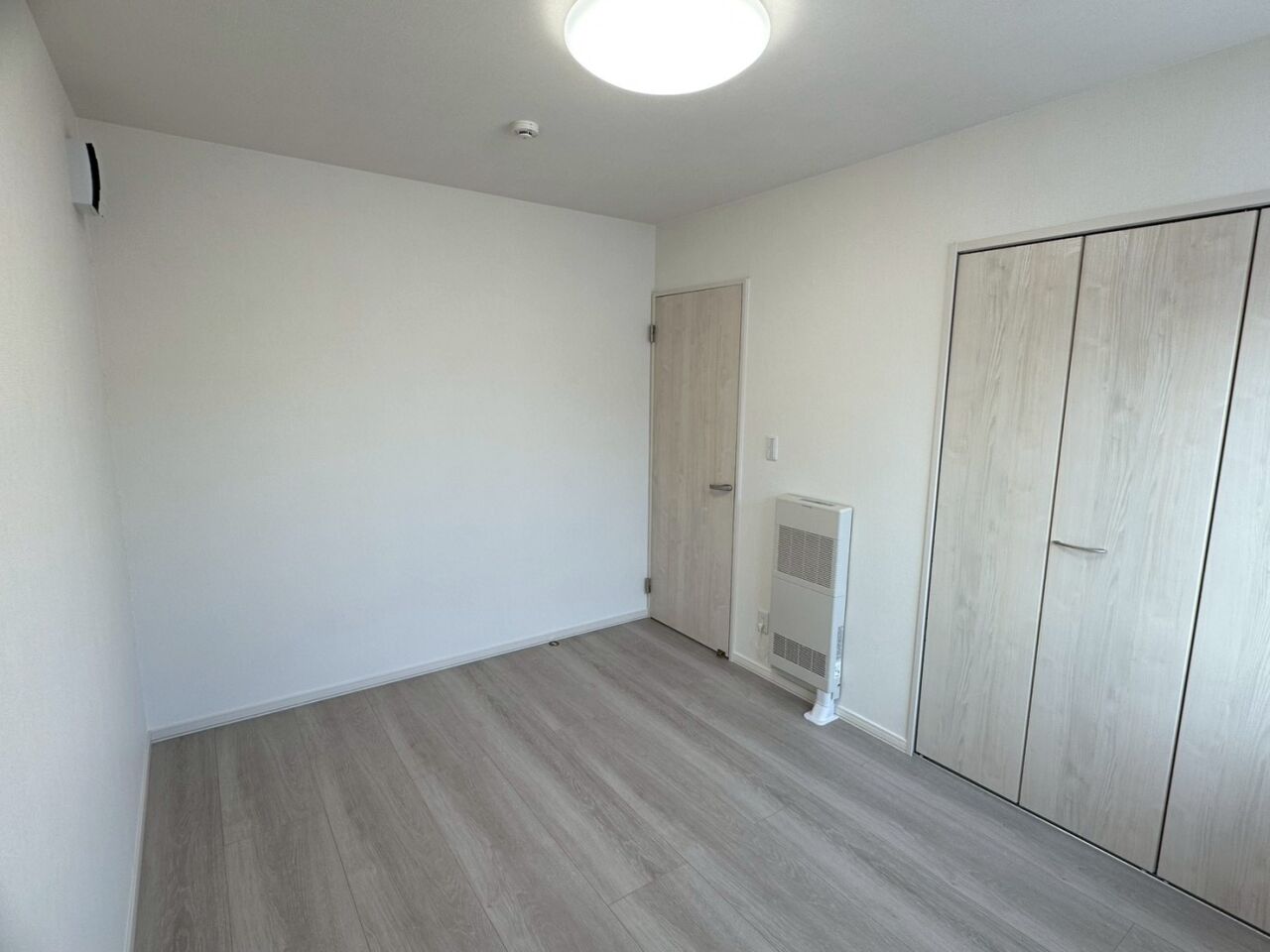 【写真追加】西２条南３７丁目　西棟　新築戸建 内観