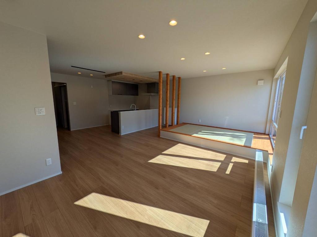  ♪南道路♪西１８南２＿新築住宅 内観