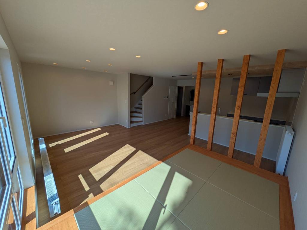  ♪南道路♪西１８南２＿新築住宅 内観