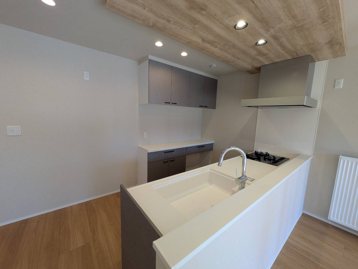  ♪南道路♪西１８南２＿新築住宅 内観