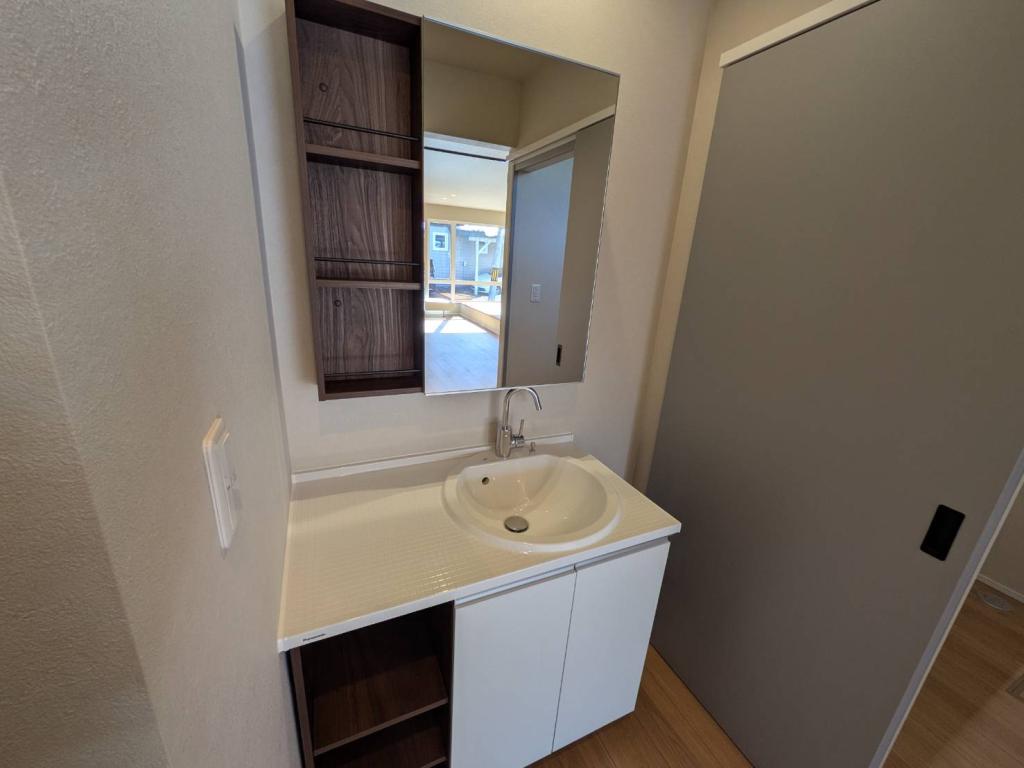  ♪南道路♪西１８南２＿新築住宅 内観