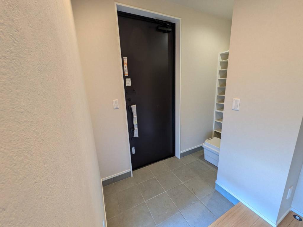  ♪南道路♪西１８南２＿新築住宅 内観