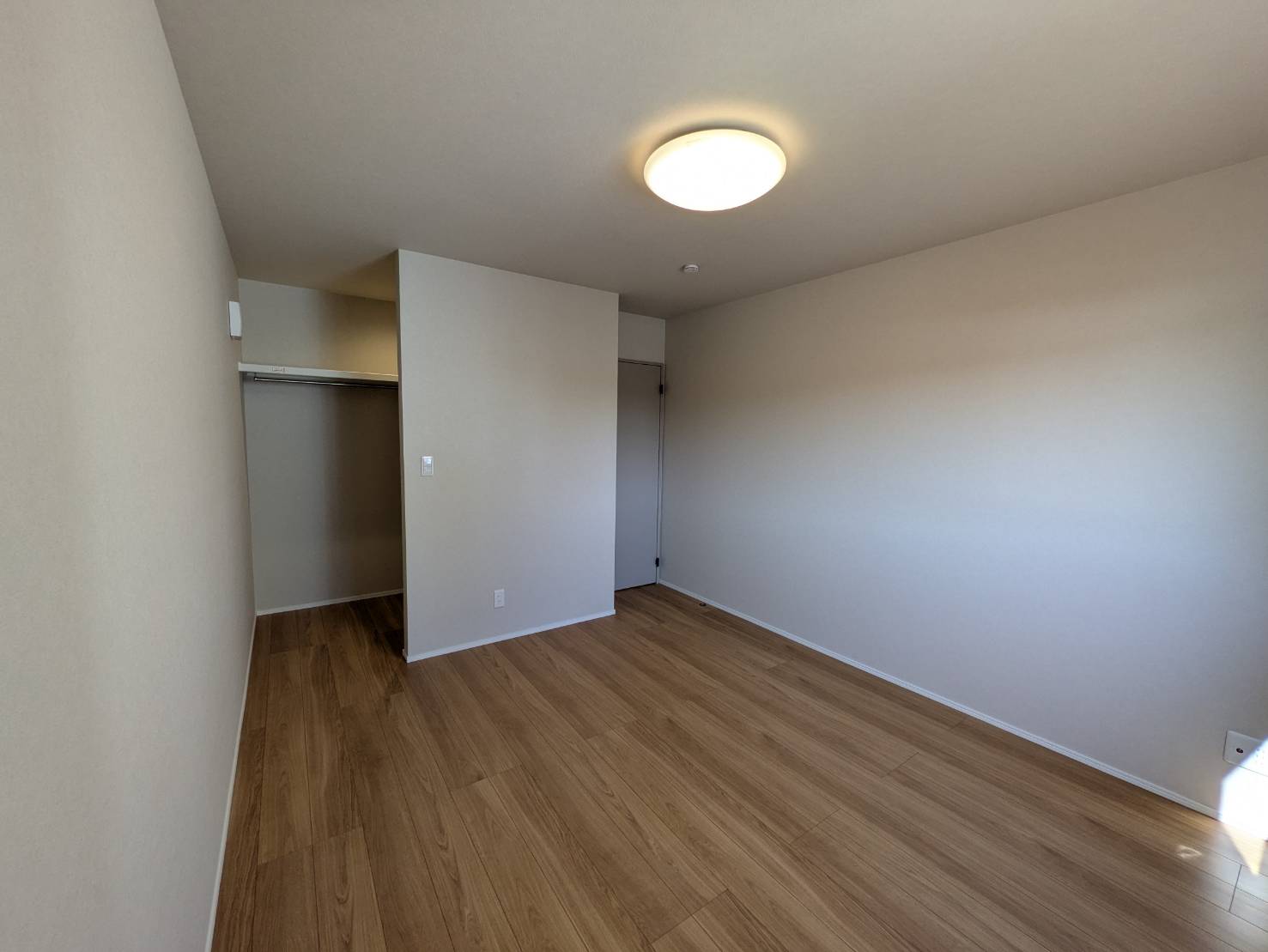  ♪南道路♪西１８南２＿新築住宅 内観