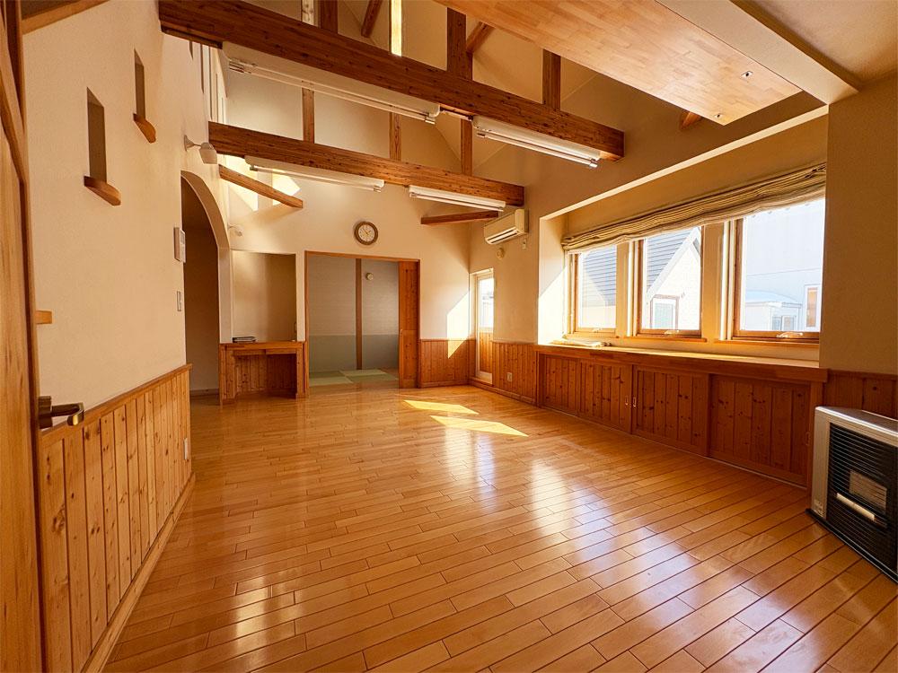 アメリカンカントリースタイル　4SLDK 中古住宅　すずらん台仲町1丁目 内観