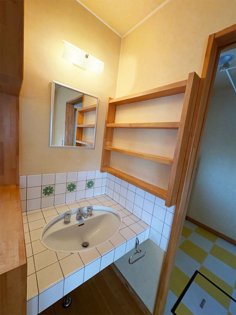 アメリカンカントリースタイル　4SLDK 中古住宅　すずらん台仲町1丁目 内観