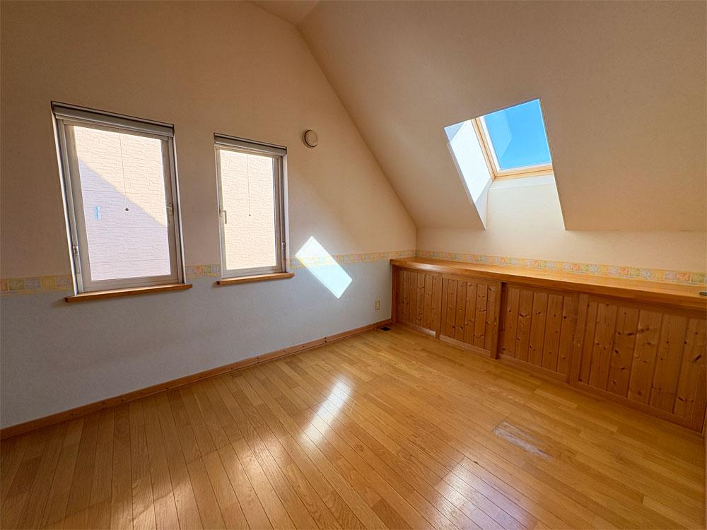 アメリカンカントリースタイル　4SLDK 中古住宅　すずらん台仲町1丁目 内観