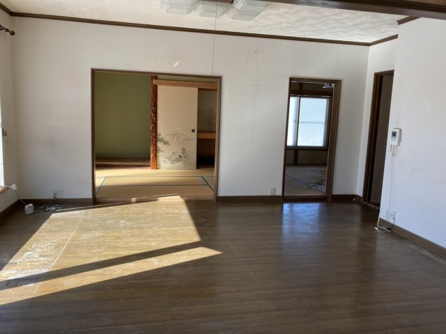 清水町北１条西３丁目【清水町に４ＬＤＫセミ電化中古住宅登場！】 内観