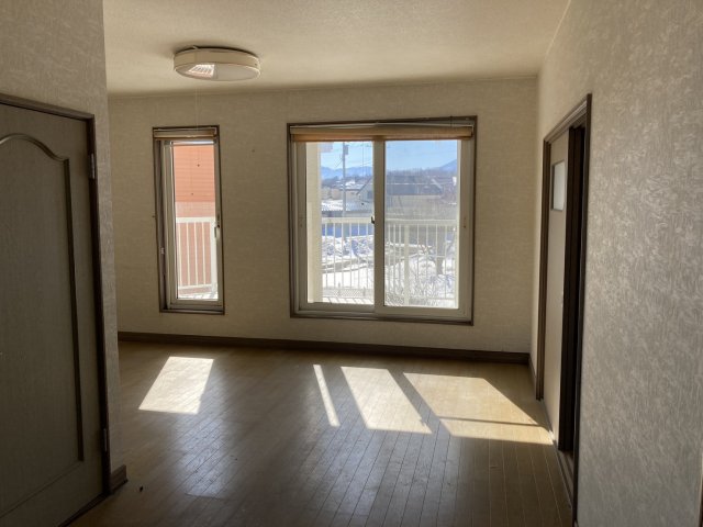 清水町北１条西３丁目【清水町に４ＬＤＫセミ電化中古住宅登場！】 内観