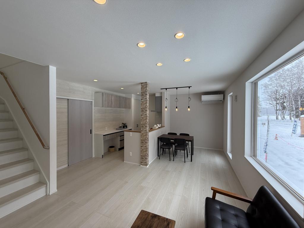 【3/20~22公開中！】【家具＆EVコンセント プレゼント！】　芽室 東4南1 建売⑤ 【太陽光パネル付】 内観