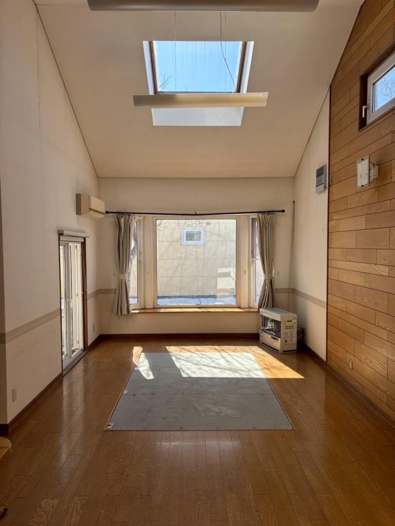 【中古】　西24条南3丁目 内観