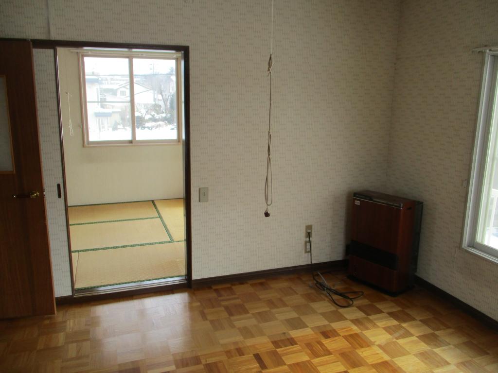 中古住宅4LDK 西16条南6丁目 1000万円 若葉小・８中学区 内観