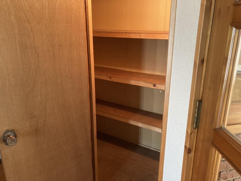 西１１条北７丁目【北西角地！リフォーム向き物件！】  内観