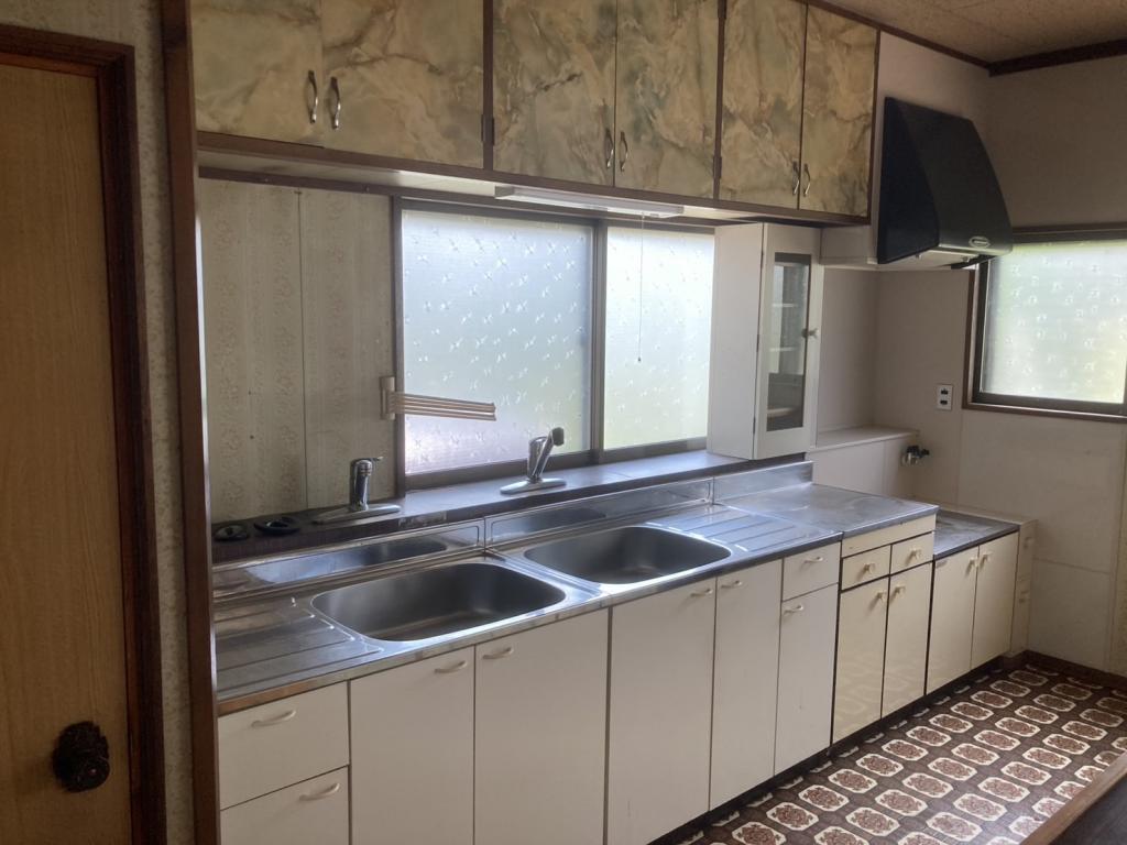 西１１条北７丁目【北西角地！リフォーム向き物件！】  内観