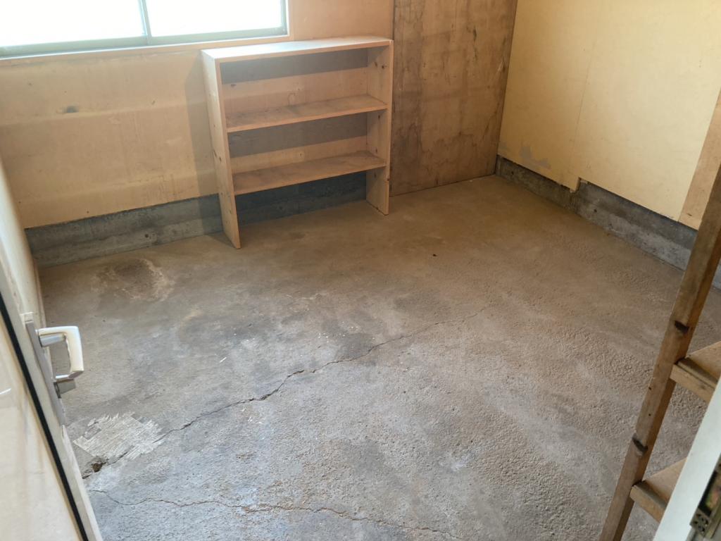 西１１条北７丁目【北西角地！リフォーム向き物件！】  内観