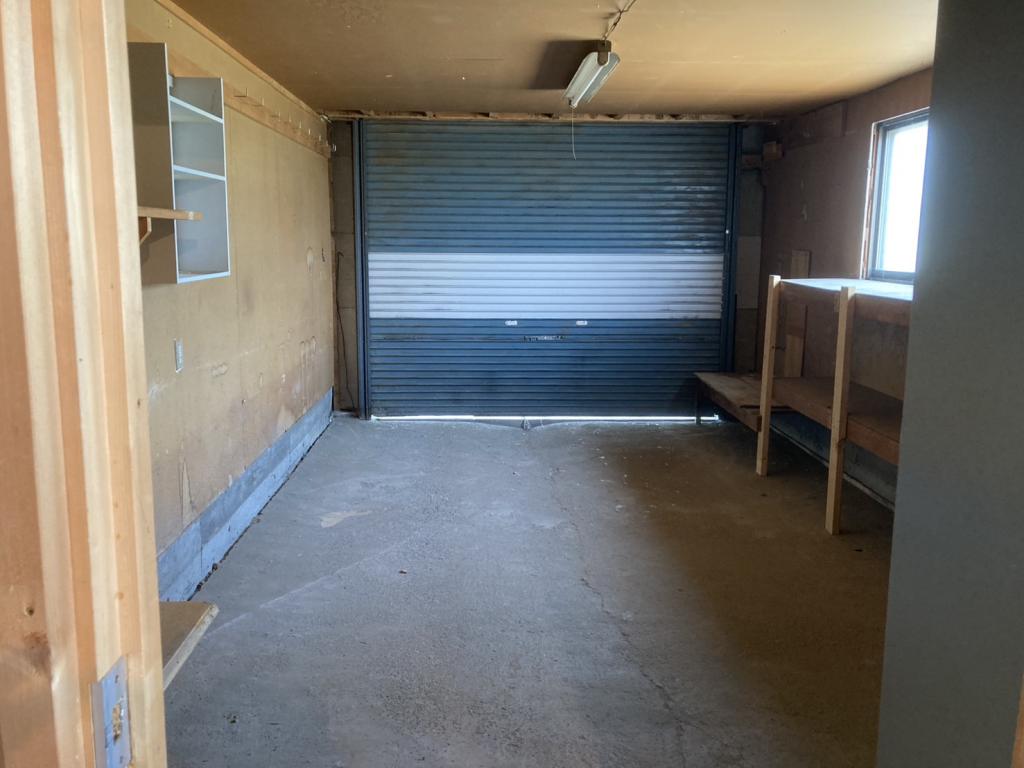 西１１条北７丁目【北西角地！リフォーム向き物件！】  内観