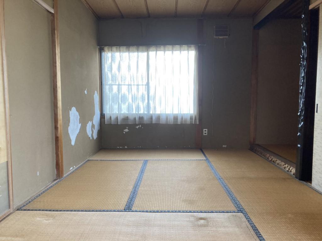 西１１条北７丁目【北西角地！リフォーム向き物件！】  内観