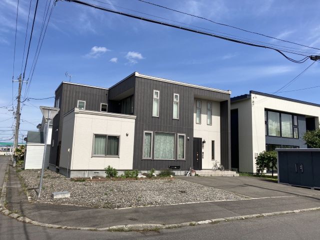 西１８条南３丁目【南西角地！用途多彩な５ＳＬＤＫの美邸！】  内観