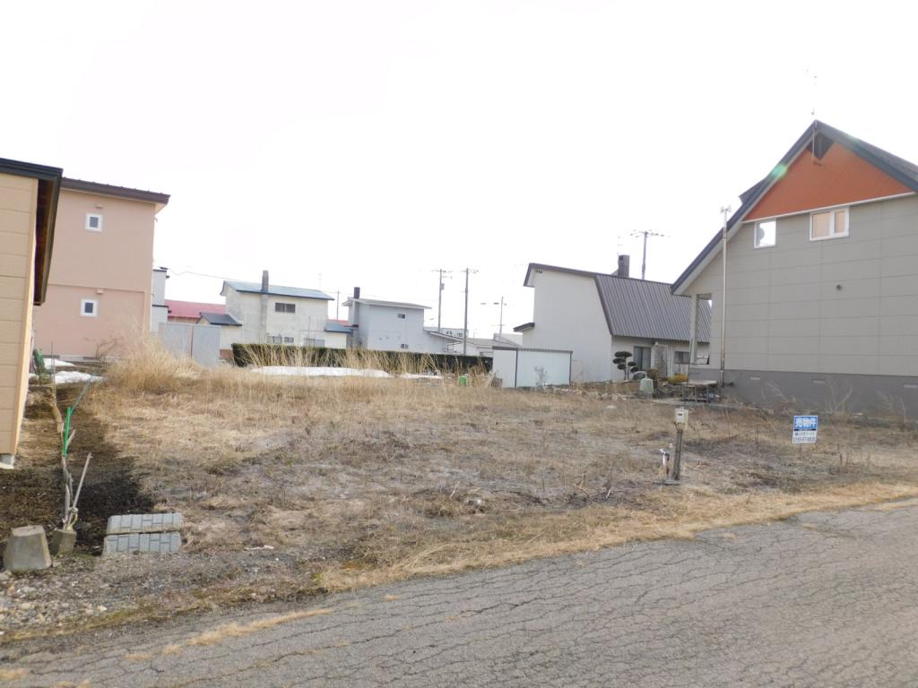 帯広市西15条南33丁目　売土地（約100坪）建築条件なし 内観