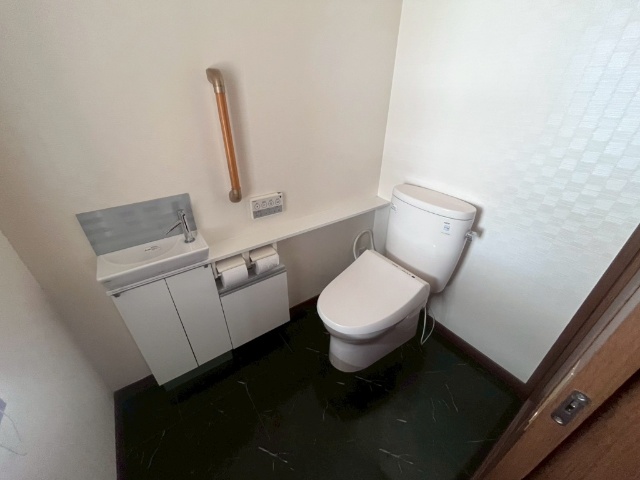 足寄町　店舗付住宅（歯科跡） 内観