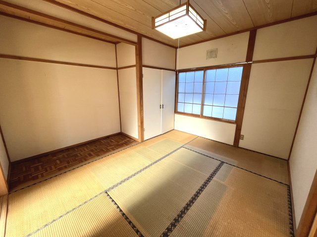 西２４条南１丁目※商談中【南道路付き！ファミリー層の多い住宅街！】  内観