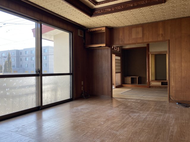 西４条南３５丁目【稲田通沿い角地！リフォーム向き物件！】  内観