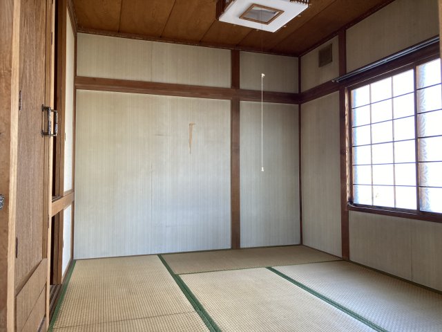 西４条南３５丁目【稲田通沿い角地！リフォーム向き物件！】  内観