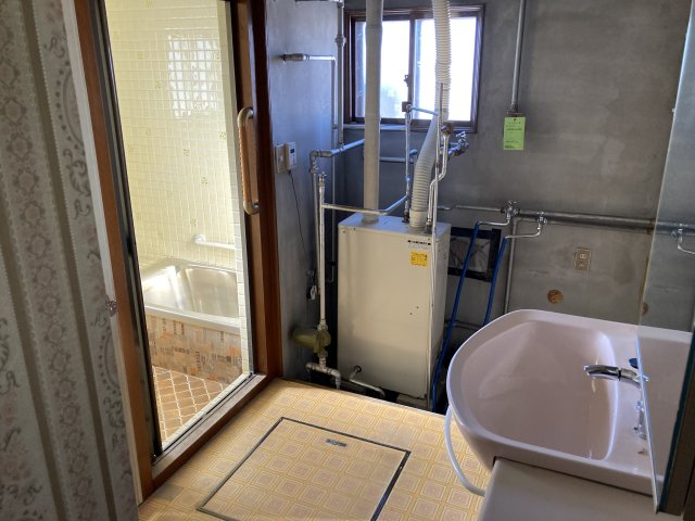 西４条南３５丁目【稲田通沿い角地！リフォーム向き物件！】  内観