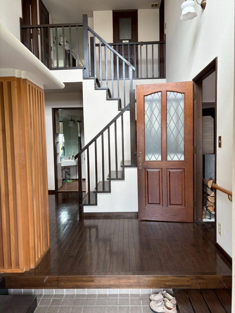  【中古住宅】帯広市西7条南24丁目　土地が約173坪、住宅8LDKの大きな家です！ 内観