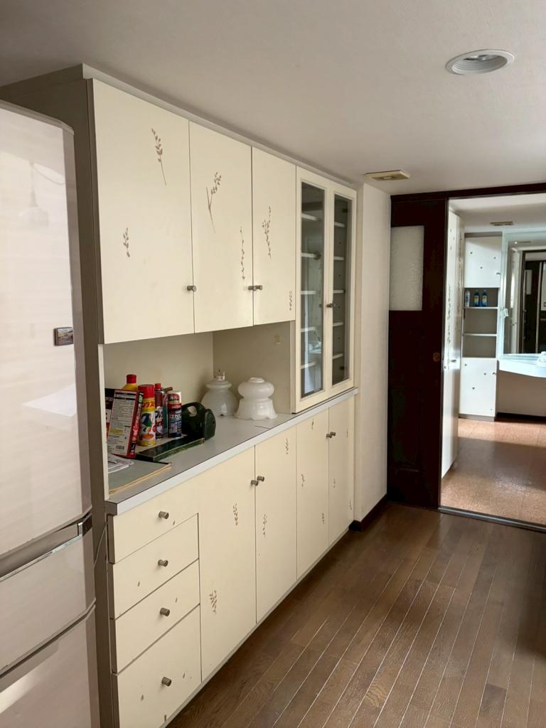  【中古住宅】帯広市西7条南24丁目　土地が約173坪、住宅8LDKの大きな家です！ 内観