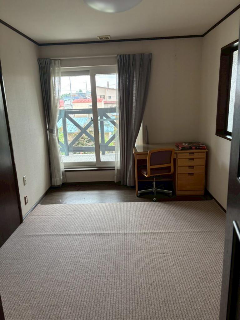  【中古住宅】帯広市西7条南24丁目　土地が約173坪、住宅8LDKの大きな家です！ 内観