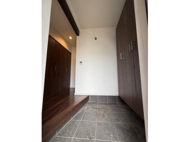 南の森西５丁目【吹き抜けで開放感たっぷり♪】 内観