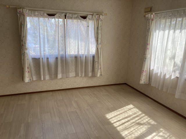 清水町南３条８丁目【清水町に５ＬＤＫの中古住宅登場！】 内観