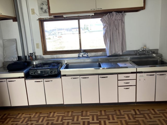 清水町南３条８丁目【清水町に５ＬＤＫの中古住宅登場！】 内観