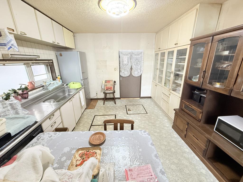 新町西3丁目のリノベ向き中古住宅♪ 内観