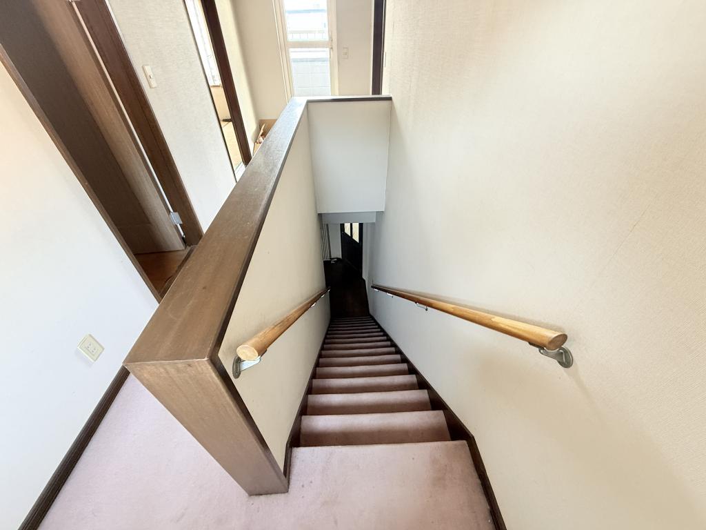 新町西3丁目のリノベ向き中古住宅♪ 内観