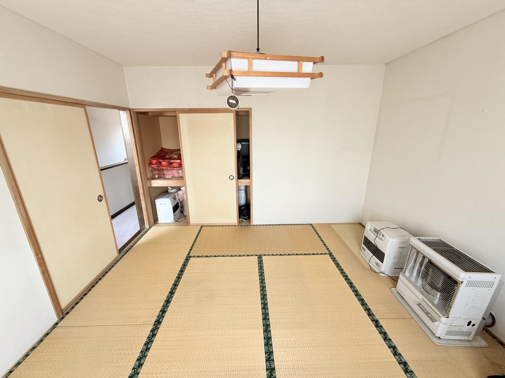 新町西3丁目のリノベ向き中古住宅♪ 内観