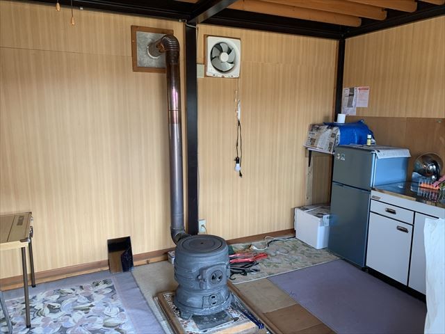 帯広市以平町　プレハブ付き別荘地 内観