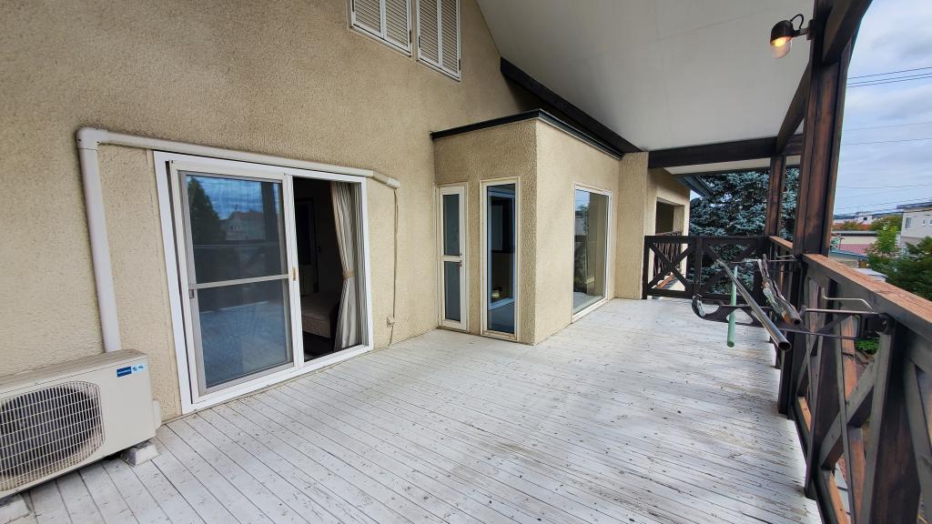 店舗や飲食店や事務所にも♪　帯広市西7条南24丁目　大きな洋風住宅　 -  内観