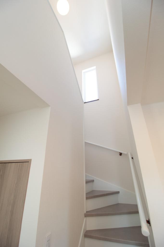 帯広市西12条南3丁目　リノベーション住宅　【4/18（土）オープンハウス開催　予約不要9：30～17：00】 内観