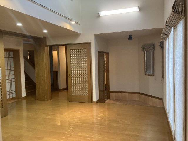 西１８条南２丁目【西エリアのセミ電化４ＬＤＫ登場！！】  内観