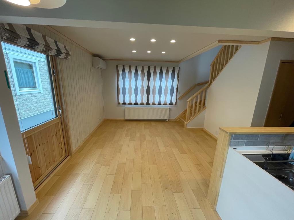 西16南6戸建 内観