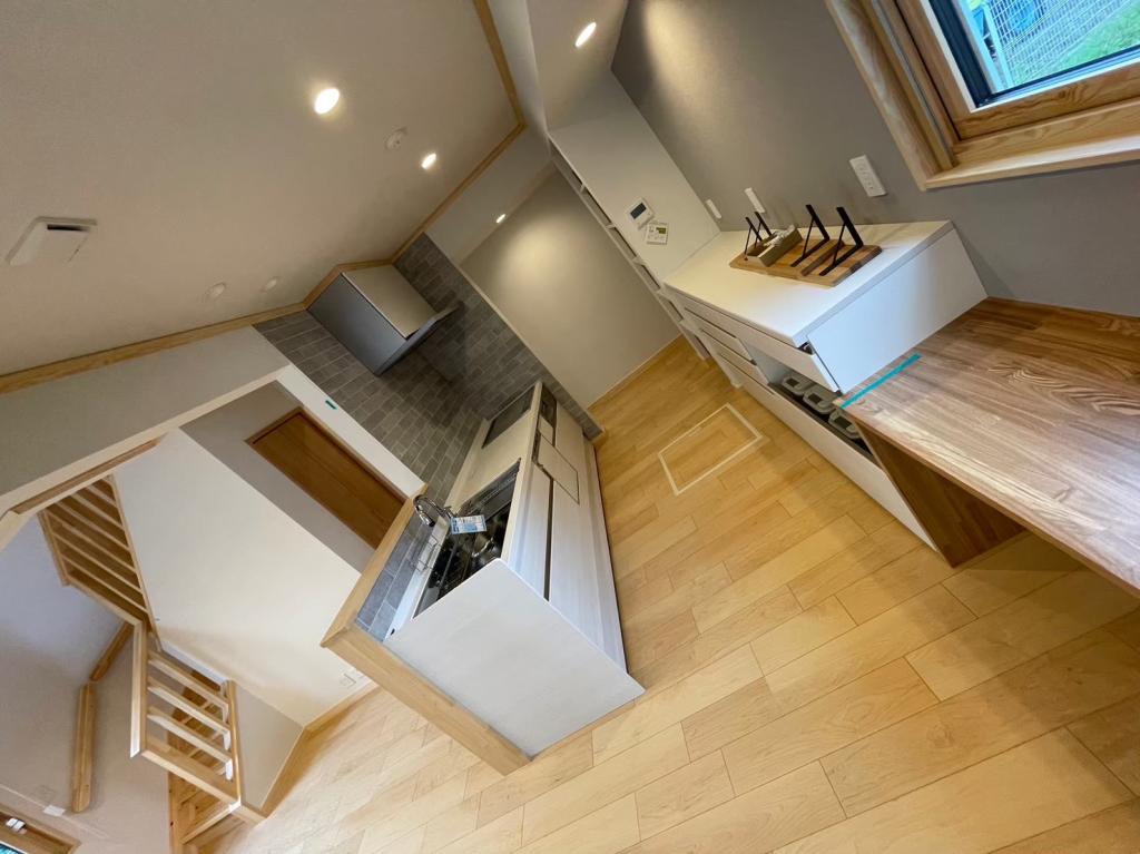 西16南6戸建 内観