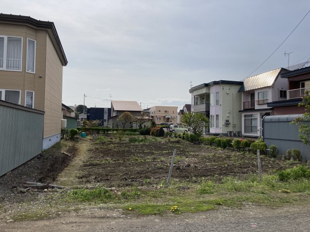 西１３条南１４丁目【敷地面積約１１０坪！用途多彩！】 内観