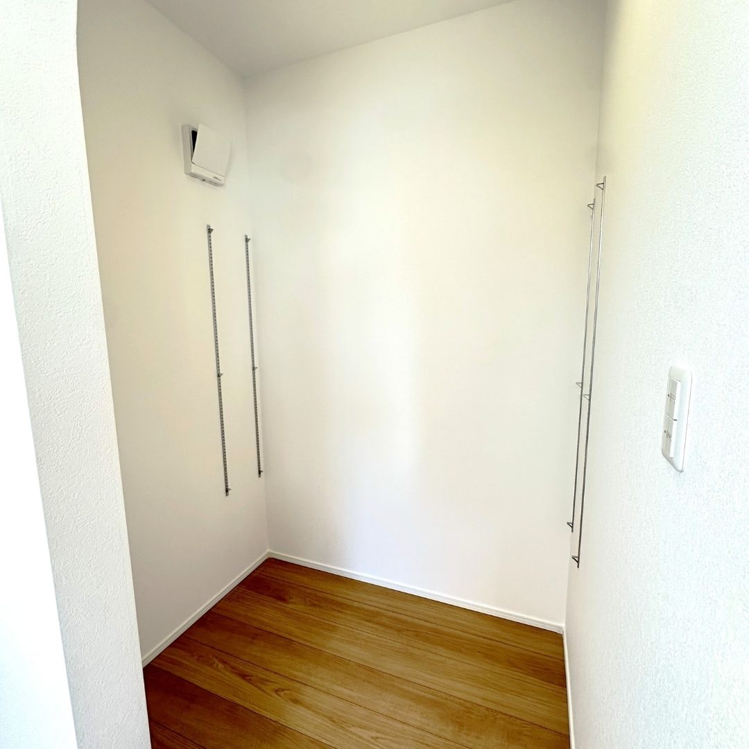 【FLATBASE】  南鈴蘭北２丁目　南東角地   内観