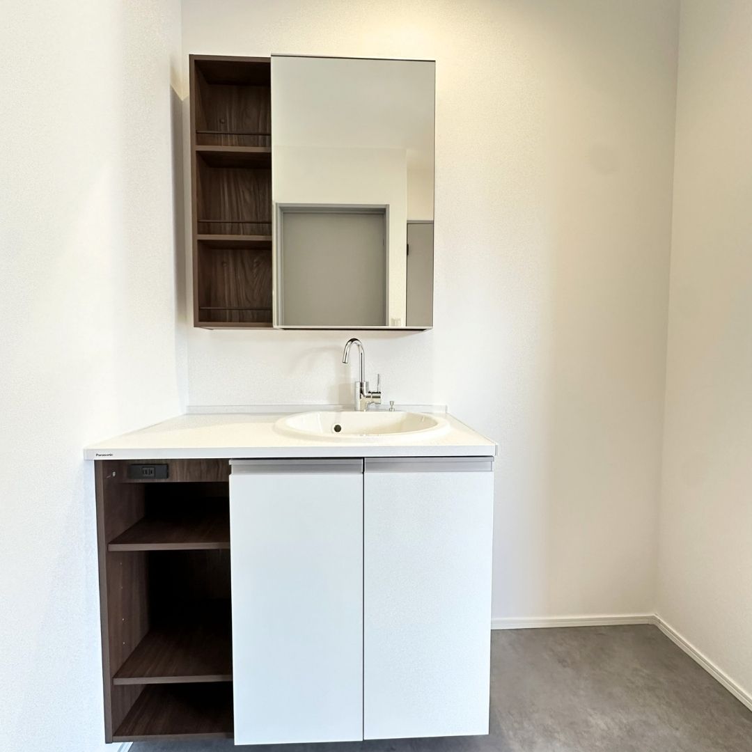 【FLATBASE】  南鈴蘭北２丁目　南東角地   内観