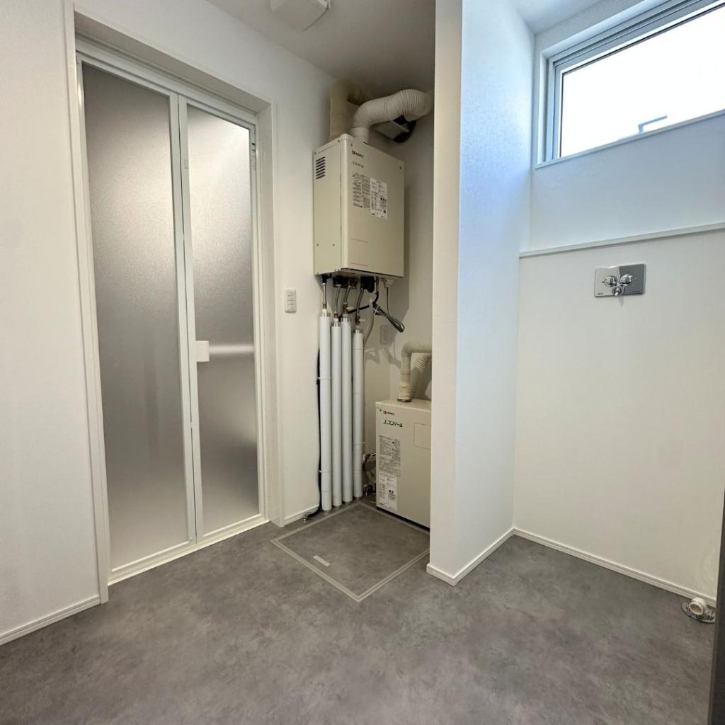 【FLATBASE】  南鈴蘭北２丁目　南東角地   内観